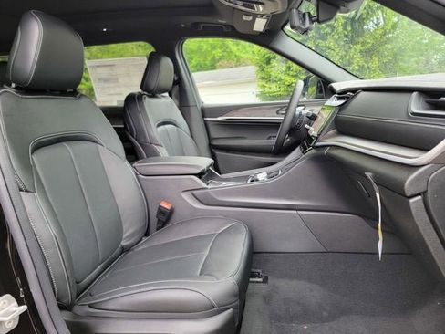 New 2026 Jeep Grand Cherokee L Limited AWD/4WD image 24