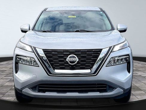 Certified 2021 Nissan Rogue SV FWD image 2