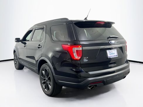 Used 2018 Ford Explorer XLT w/ Equipment Group 202A image 7