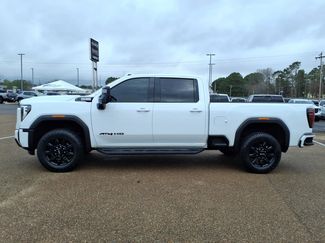 Used 2025 GMC Sierra 2500 AT4 w/ Technology Package video 1