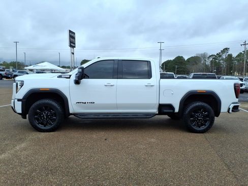 Used 2025 GMC Sierra 2500 AT4 w/ Technology Package image 1