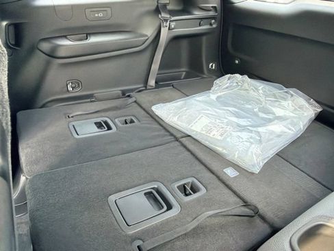 New 2026 Jeep Grand Cherokee L Limited w/ MOPAR Finishing Package AWD/4WD image 9