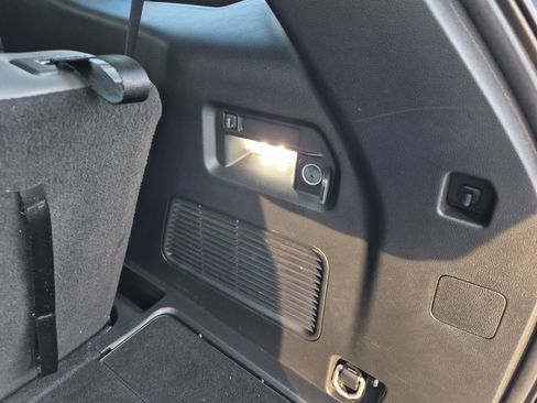 Used 2025 Ford Explorer Active w/ Active Comfort Package image 17