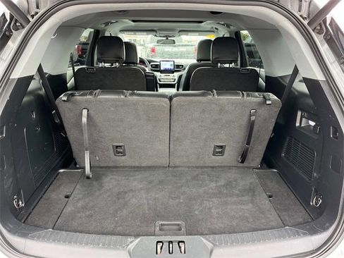 Used 2023 Ford Explorer XLT w/ Equipment Group 202A image 24