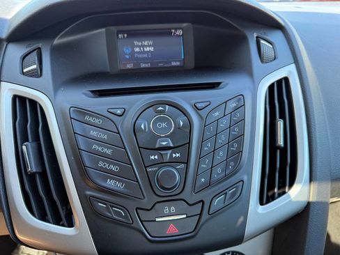 Used 2014 Ford Focus SE image 16