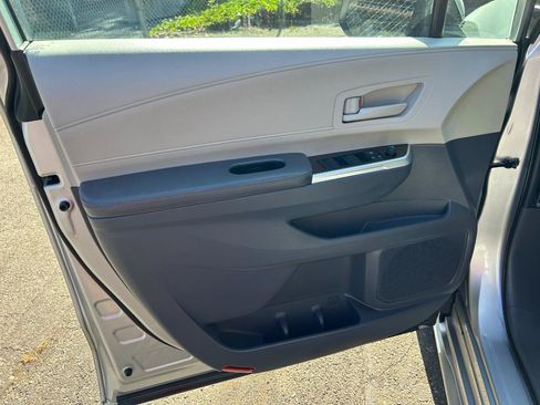 Used 2021 Toyota Sienna LE AWD/4WD image 12