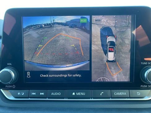 Used 2023 Nissan Rogue SL image 38