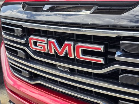 Used 2025 GMC Sierra 1500 AT4 w/ AT4 Premium Package AWD/4WD image 4