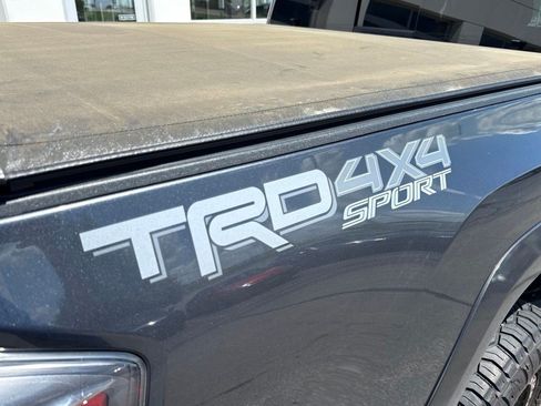 Used 2022 Toyota Tacoma TRD Sport AWD/4WD image 7