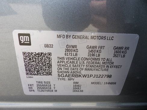 Used 2023 Buick Enclave Essence w/ LPO, Floor Liner Package FWD image 17
