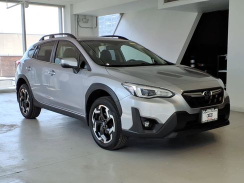 Used 2023 Subaru Crosstrek 2.5i Limited w/ Moonroof Package AWD/4WD image 3