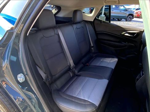 Certified 2025 Chevrolet Trax LT w/ Driver Confidence Package image 20