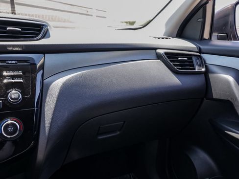 Used 2018 Nissan Rogue Sport S w/ S Appearance Package FWD image 28