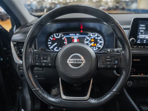 Used 2021 Nissan Rogue SV w/ Premium Package image 34