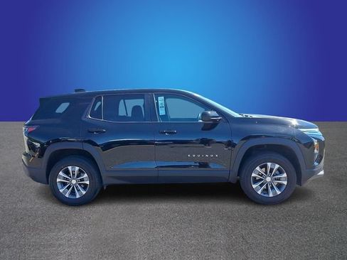 Used 2026 Chevrolet Equinox LT FWD image 3