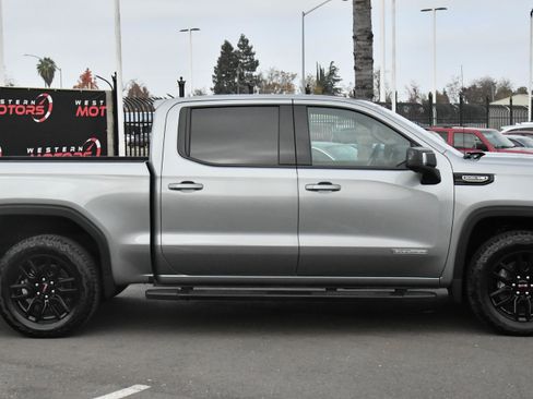 Used 2025 GMC Sierra 1500 Elevation w/ Elevation Premium Package image 9