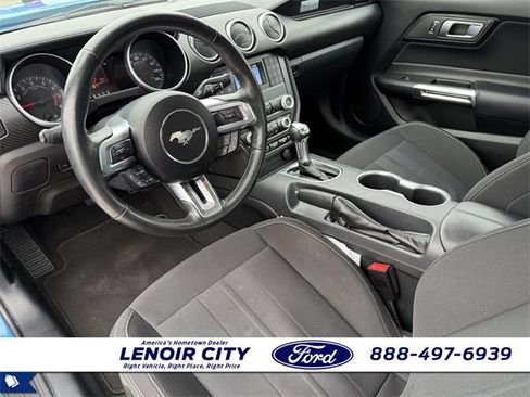 Certified 2022 Ford Mustang Coupe image 11