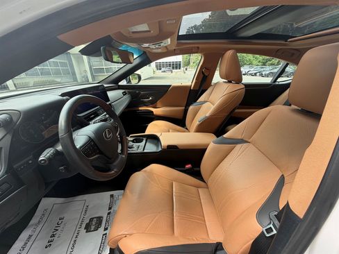Certified 2024 Lexus ES 350 Ultra Luxury FWD image 2