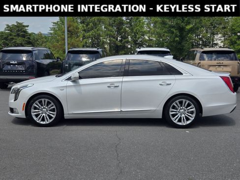Used 2018 Cadillac XTS Luxury FWD image 4