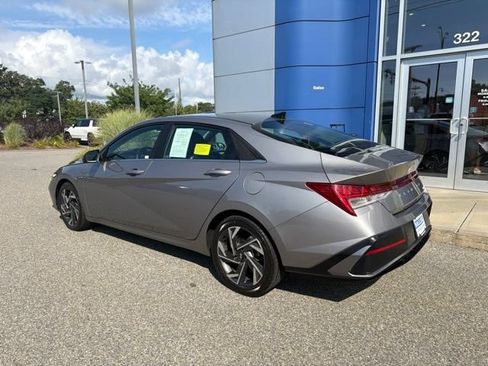 Used 2024 Hyundai Elantra Limited FWD image 4