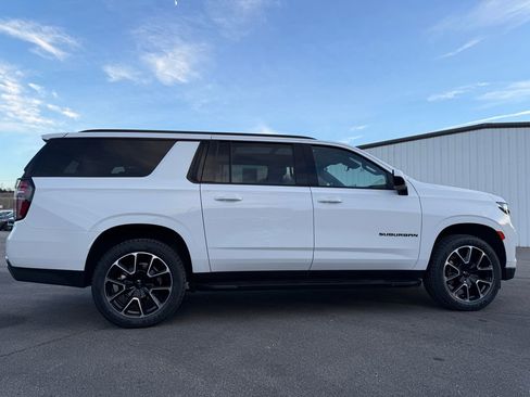 Used 2024 Chevrolet Suburban RST image 5