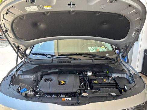 Used 2025 Kia Soul LX w/ LX Technology Package FWD image 32