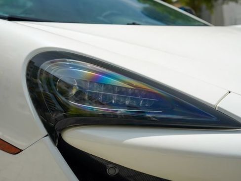 Used 2017 McLaren 570S Coupe RWD image 40
