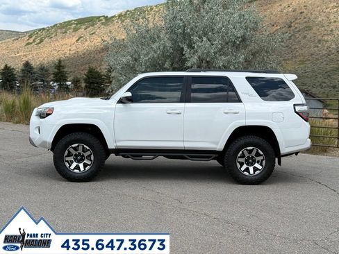 Used 2020 Toyota 4Runner TRD Off-Road AWD/4WD image 2