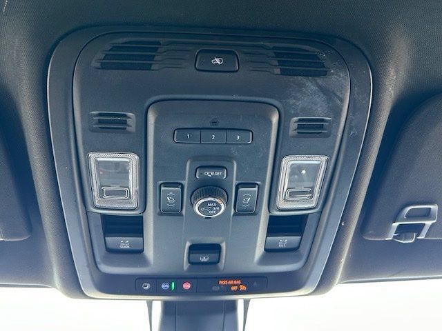 Used 2021 GMC Yukon XL Denali w/ Denali Premium Package AWD/4WD image 29