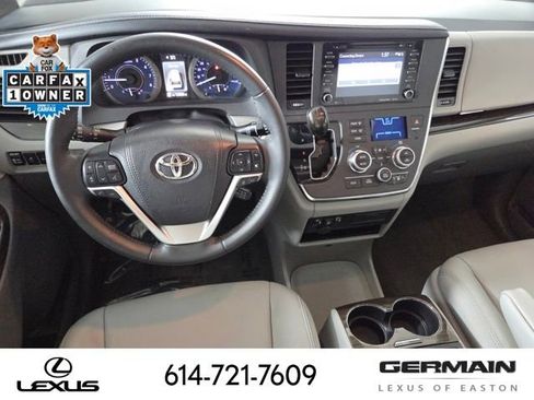 Used 2018 Toyota Sienna XLE w/ XLE Navigation Package image 19