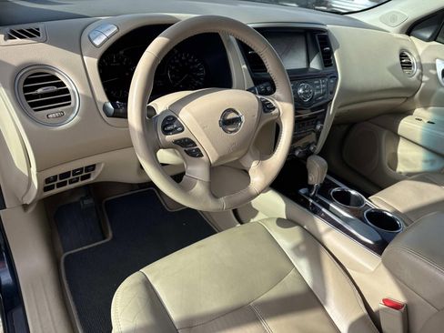 Used 2014 Nissan Pathfinder SL w/ SL Tech Package image 19