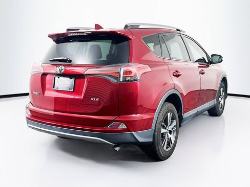 Used 2018 Toyota RAV4 XLE image 9