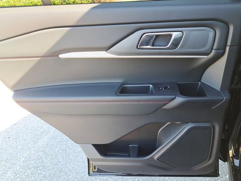 New 2026 Ford Explorer ST-Line w/ ST-Line Street Pack image 16