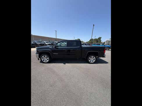 Used 2018 GMC Sierra 1500 SLE w/ SLE Value Package AWD/4WD image 2