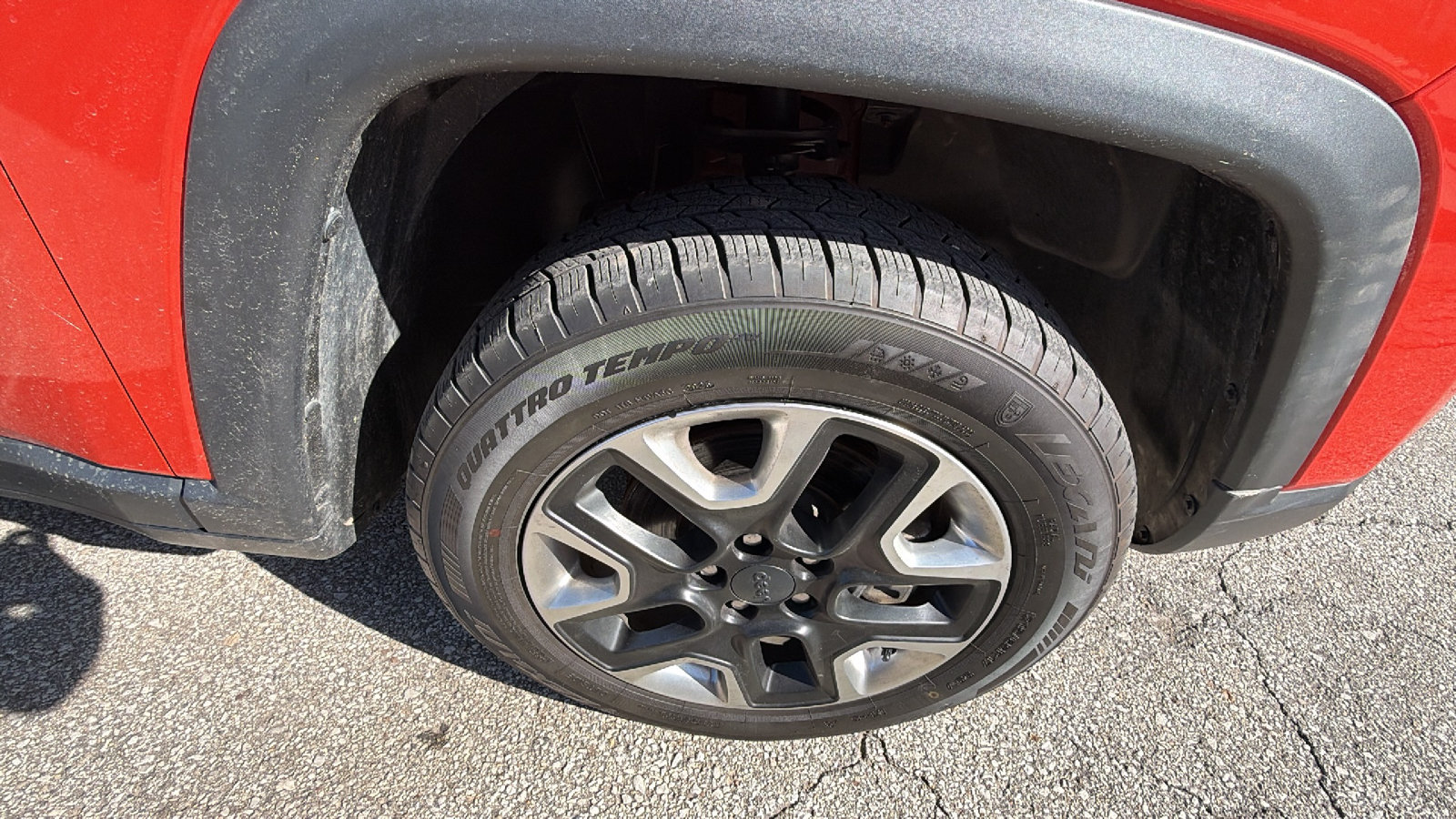 Used 2018 Jeep Compass Trailhawk w/ Cold Weather Group AWD/4WD image 9