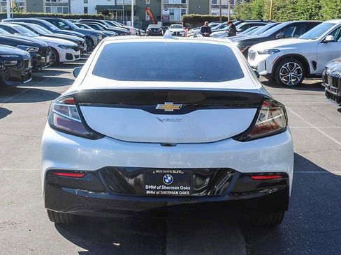 Used 2017 Chevrolet Volt LT w/ Comfort Package image 5