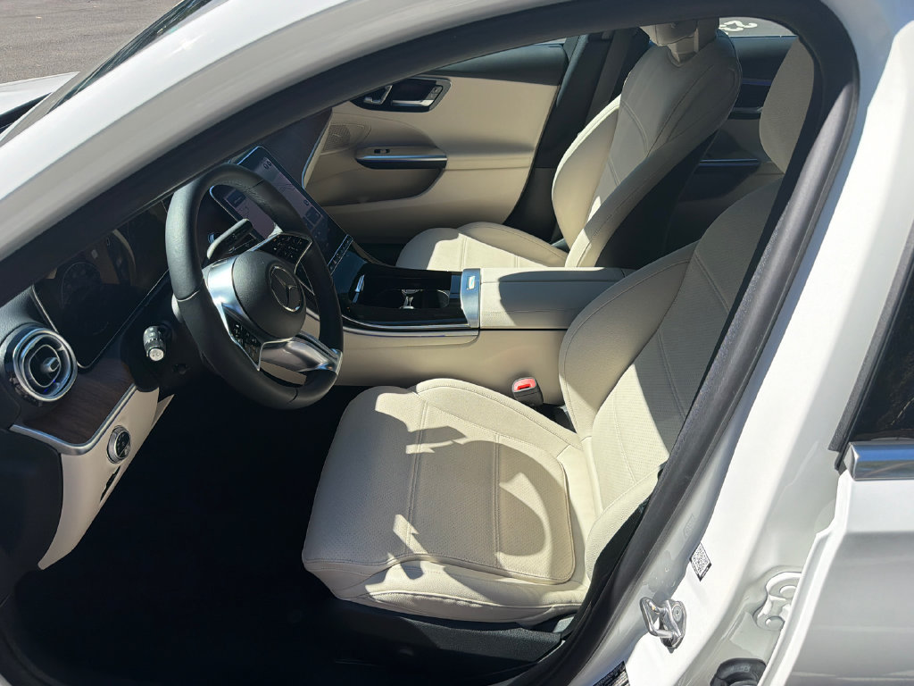 Used 2023 Mercedes-Benz C 300 Sedan image 9