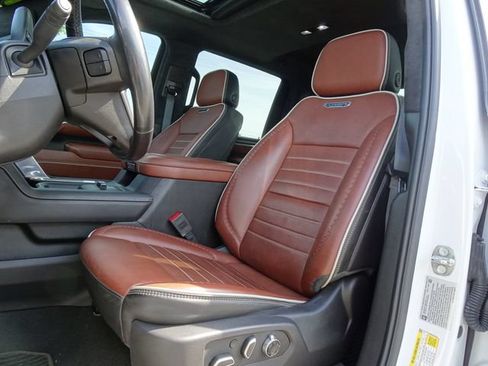 Used 2024 GMC Sierra 2500 Denali Ultimate AWD/4WD image 11