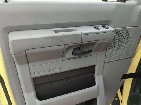 Used 2022 Ford E-450 and Econoline 450 Super Duty RWD image 20