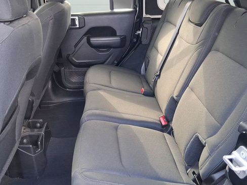 Used 2022 Jeep Wrangler Unlimited Sport image 12