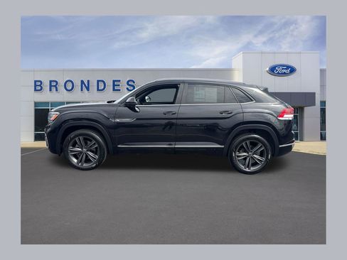 Used 2021 Volkswagen Atlas Cross Sport SE w/ Panoramic Sunroof Package FWD image 1