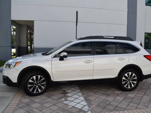 Used 2016 Subaru Outback 2.5i Limited AWD/4WD image 4