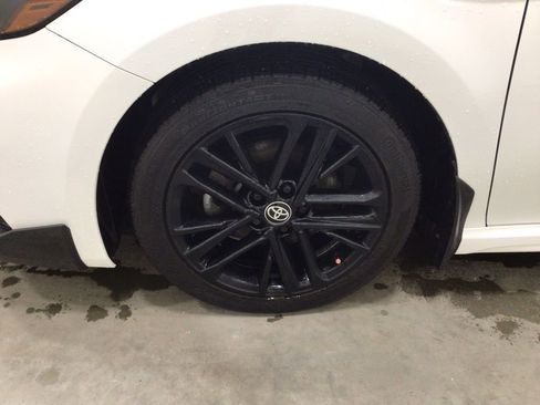 Used 2025 Toyota Camry SE image 7