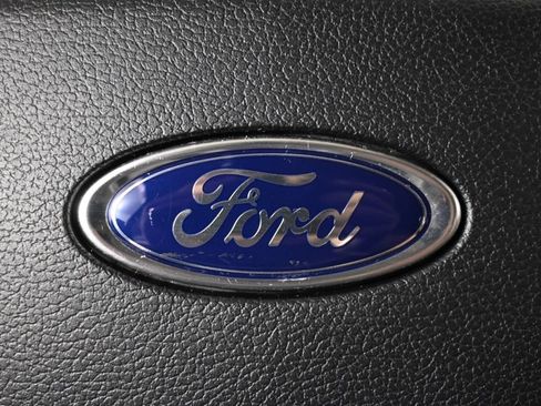 Used 2020 Ford Explorer XLT w/ Equipment Group 202A AWD/4WD image 35