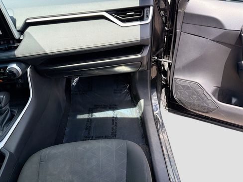 Used 2024 Toyota RAV4 XLE FWD image 16