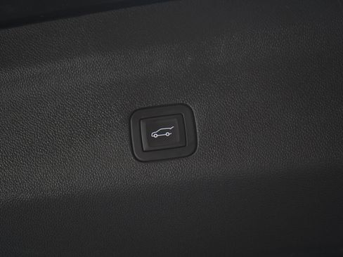 Used 2025 GMC Yukon XL Denali Ultimate AWD/4WD image 20