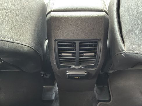 Used 2017 Ford Escape SE w/ Equipment Group 201A FWD image 17