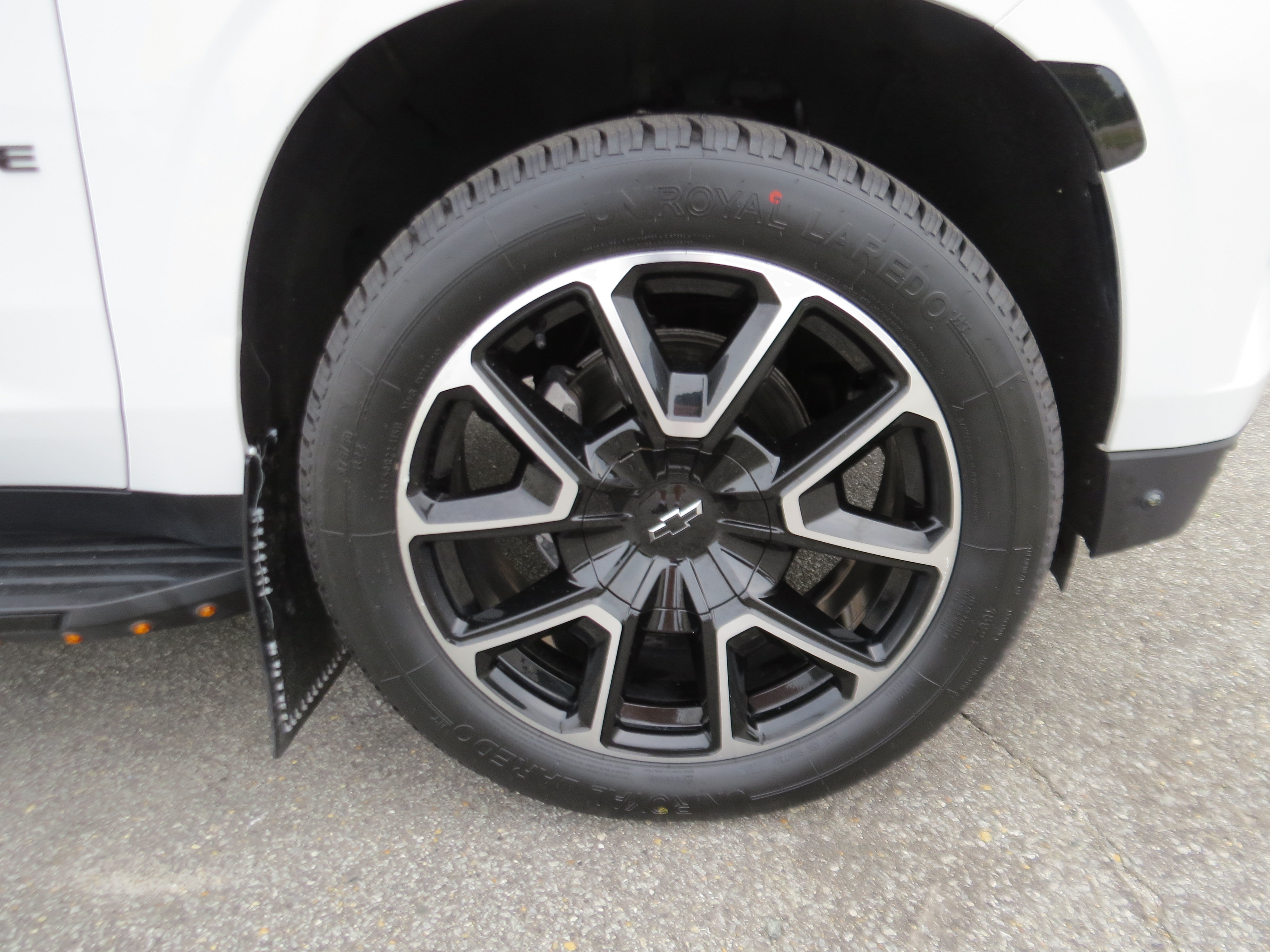 Used 2023 Chevrolet Tahoe RST AWD/4WD image 12