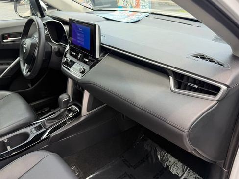 Certified 2023 Toyota Corolla Cross XLE w/ Convenience Package FWD image 19