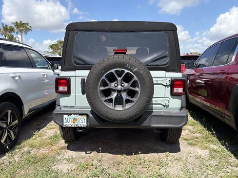 Used 2024 Jeep Wrangler Sport AWD/4WD image 8